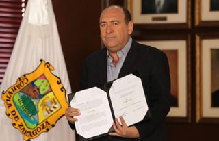 Lanza mensaje. El gobernador Rubén Moreira anunció ayer un plan de acciones económicas. (EL SIGLO DE TORREÓN)
