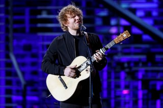 Sheeran lanzó dos temas el pasado viernes en plataformas digitales.  (ARCHIVO)