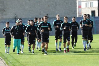 El primer equipo del Santos Laguna regresó ayer a los entrenamientos, de cara a la disputa de la jornada 2 del Clausura 2017, en la que recibirán al Veracruz . (Ramón Sotomayor)