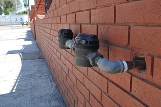 Irregulares. En Matamoros buscan a los usuarios morosos en el pago del servicio de agua potable y las tomas clandestinas.