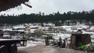 Clima. Ayer en la mañana, se informó sobre la caída ligera de nieve alternada con lluvia en Ciénaga de la Vaca, Guanaceví. 