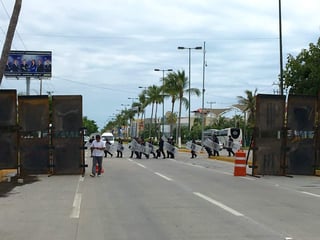 Al lugar arribaron agentes de la Policía Estatal, Ministerial y acordonaron la zona.
