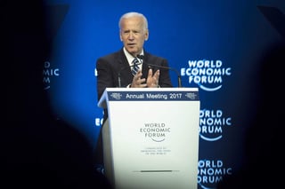 Biden aseveró que “el señor Putin tiene otra visión del futuro otra en la que Rusia busca un regreso al poder militar, a la corrupción y la delincuencia debilitando a sus vecinos”. (EFE)