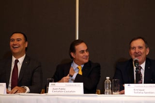 Plan. En la imagen aparecen Pablo Castañón y Enrique Solana, al momento de realizar las propuestas al gobierno.