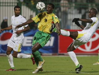 Argelia empató a dos tantos con Senegal y quedó fuera del torneo. (AP)