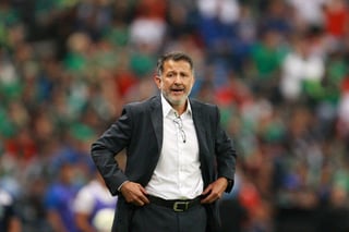 Juan Carlos Osorio, director técnico de la Selección Mexicana, no está de acuerdo con el número de extranjeros que juegan en la Liga. (Archivo)