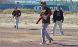  El equipo Deportivo Limones coronó una gran temporada al obtener el campeonato del Grupo “A” dentro de la Liga de Softbol Magisterial. (EL SIGLO DE TORREÓN)