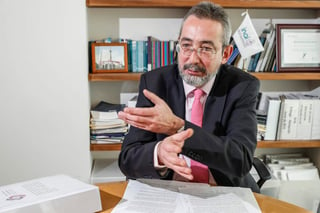 Opción. Óscar Guerra, comisionado del INAI, invitó a proteger nuestros datos. (ARCHIVO)