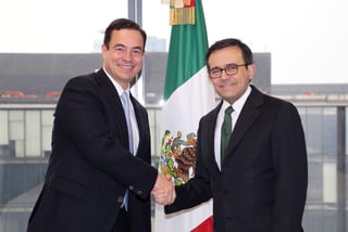El secretario de Economía, Ildefonso Guajardo Villarreal, dio posesión a Paulo Carreño como director general de ProMéxico'. (ARCHIVO)