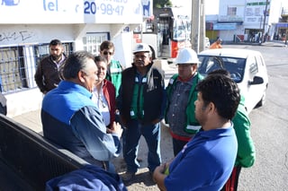 Los comerciantes señalaron que en el tramo de la calzada Xochimilco, los trabajadores y la maquinaria tienen alrededor de tres semanas y no avanzan. (FERNANDO COMPEÁN)