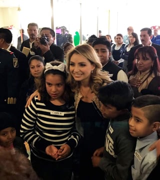 Durante su visita a la Casa del Hospital Infantil de México “Federico Gómez”, la primera dama destacó los alcances que tiene la unión de la sociedad. (TWITTER)