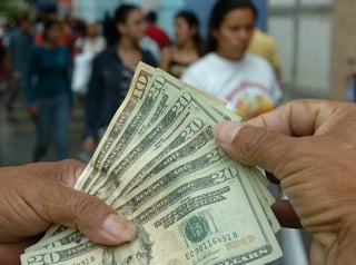 Banxico. Con la depreciación del tipo de cambio, las remesas en pesos disparan su valor. 