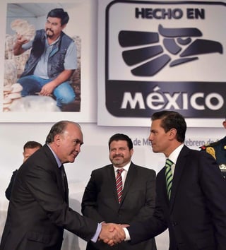 Estrategia. Peña Nieto junto a legisladores, empresarios y funcionarios relanzan el plan ‘Hecho en México.