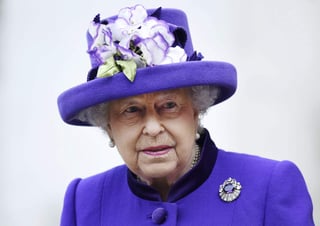 El palacio dice que la reina de 90 años pasará el día tranquilamente en su hacienda en Sandringham en el este de Inglaterra. (ARCHIVO)
