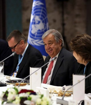 Guterres, exdirector de la Agencia de las Naciones Unidas para los Refugiados, habló en una conferencia de prensa conjunta en Estambul con el primer ministro turco Binali Yildrim. (AP)