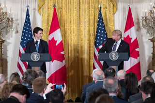 Dos de las principales preocupaciones de los canadienses antes del viaje de su primer ministro a Washington eran el flujo comercial y de personas a través de la frontera con Estados Unidos. (EFE)