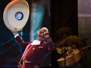 El cantante ganó su tercer Grammy al mejor álbum de música regional mexicana. (ARCHIVO)