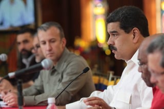 Maduro repudió la 'infamia' contra su vicepresidente y exigió al representante de Estados Unidos que se retracte públicamente y pida disculpas por el 'daño al honor' de El Aissami. (EFE)
