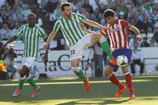 A los futbolistas Antonio Amaya Carazo, Jordi Figueras y Xavi Torres se les acusa de ayudar a que el Osasuna no descendiera. (AP)