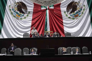 'Ya estamos hartos de tanta corrupción. Nuestra águila mexicana está encerrada y queremos que sea libre', puntualizó. (EL UNIVERSAL)