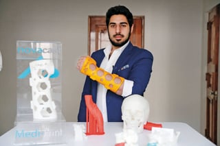 Desarrollo. Zaid Badwan tomó un curso sobre impresión tridimensional en la Universidad del Sur de California, un conocimiento que después aplicó en el campo de la Medicina ósea, que abarca las especialidades de ortopedia y traumatología. (EL UNIVERSAL)