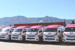 Unidades. Se entregaron 17 vehículos en igual número de municipios en Coahuila. 