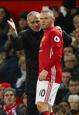 José Mourinho dijo que no cree que Rooney se recupere de su lesión para poder jugar el domingo. (Archivo)