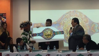 Así lucirá el cinturón que obtendrá el ganador de la pelea entre Saúl Álvarez y Julio César Chávez. (Notimex)