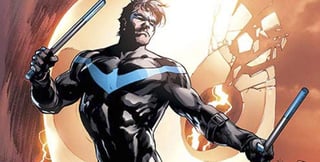 Tras el asesinato de su familia, Dick Grayson (Nightwing) pasa a estar bajo la custodia de Bruce Wayne, quien le revela su identidad secreta de Batman. (ESPECIAL)