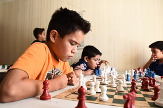 Concentración al máximo requieren los participantes en la partida. 