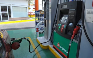 Las gasolinas acumulan cuatro días seguidos en el mismo precio máximo promedio. (ARCHIVO)