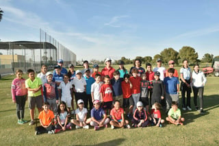 Los golfistas infantiles y juveniles del Campestre Torreón, buscarán en Monterrey levantar el título por equipos luego de las 6 etapas en gira. 