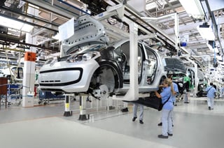 Las armadoras con el mayor volumen de producción en febrero fueron Nissan con 73 mil 922 vehículos. (ARCHIVO)