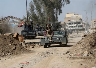 Control. Las fuerzas iraquíes tomaron ayer el control de tres barrios en Mosul y de un edificio público. 