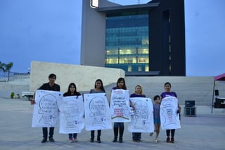 Evento. Grupos de feministas se reunieron en la Plaza Mayor de Torreón para exigir un alto en la violencia de género. (EL SIGLO DE TORREÓN)