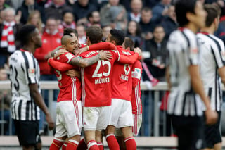 Bayern extendió su racha invicta a 18 partidos en todas las competencias. (AP)