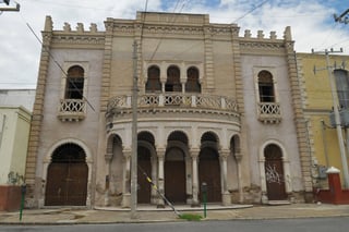 En proceso. La Casa Mudéjar, ubicada en la calle Ildefonso Fuentes entre las avenidas Matamoros y Allende forma parte del rescate que se hará de edificios y se convertirá en Centro Cultural. (Fernando Compeàn)