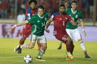 El delantero mexicano está cerca de ser el más goleador en la Selección Mayor. (Archivo)