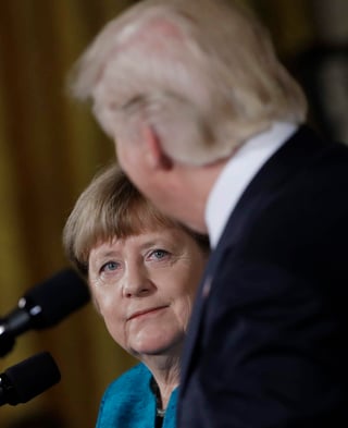 Merkel también reconoció que Alemania tiene 'mucho' que agradecer a Estados Unidos. (ARCHIVO)