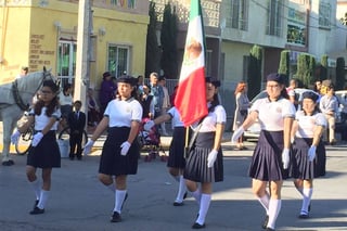 Festejos. Con motivo del 77 aniversario, el Instituto 18 de Marzo efectuó ayer un desfile.