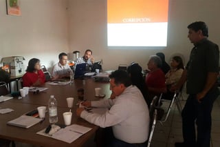 Asamblea. Ayer, se reunieron en el municipio de Lerdo, los coordinadores de diversas organizaciones del Estado de Coahuila. 