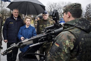 Sin temor. La ministra alemana de Defensa, Ursula von der Leyen, refutó los ‘tuits’ de Trump.
