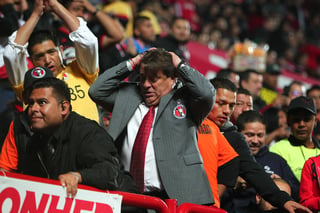 El técnico de Tijuana, Miguel Herrera, fue expulsado en el juego del viernes frente a Santos Laguna. (Jam Media)