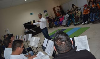 Integración. La comunidad de Mentes con Alas recibirá a la Banda Municipal con un concierto didáctico.