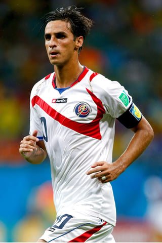 El capitán de la selección de Costa Rica, Bryan Ruiz, manifestó que el equipo irá el viernes a por un ‘aztecazo’ en México. (Jam Media)