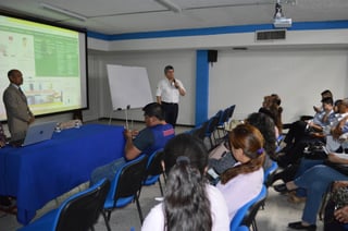 Evento. Acudieron más de cien profesionistas a la capacitación que ofreció el SAT en el Colegio Lagunero de Contadores.