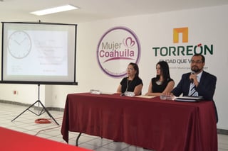Mecanismo. Dulce Pereda, del IMM; Luz Morales, secretaria de la Mujer y Pablo Navarrete del Inmujeres hablan de la AVG.