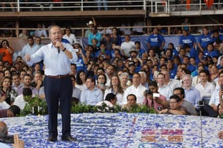 Felipe Calderón rechazó las declaraciones que el mes pasado realizó Humberto Moreira sobre su exoneración por parte del gobierno panista sobre la deuda de Coahuila. (FACEBOOK)