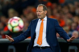 Danny Blind no pudo levantar a la selección holandesa. Holanda destituye al técnico Danny Blind