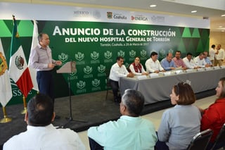 Reyes Baeza anunció que la construcción del nuevo hospital del ISSSTE arrancará este año. (EL SIGLO DE TORREÓN)